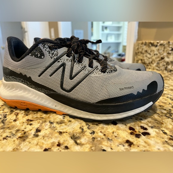 New balance men’s trail running shoes excellent condition like new size 7 - Picture 2 of 6
